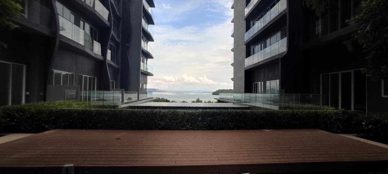 Infinite Seaview With Penang Bridge Suite With Sunrise Up To 11 Person Bayan Lepas Ngoại thất bức ảnh