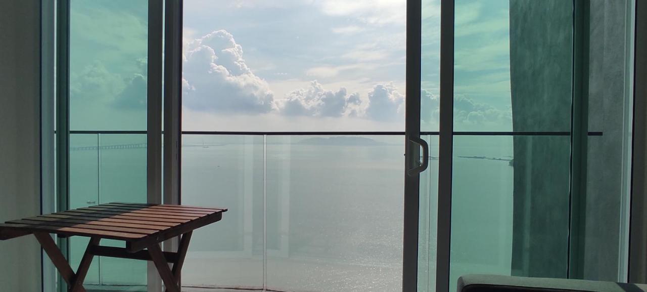 Infinite Seaview With Penang Bridge Suite With Sunrise Up To 11 Person Bayan Lepas Ngoại thất bức ảnh