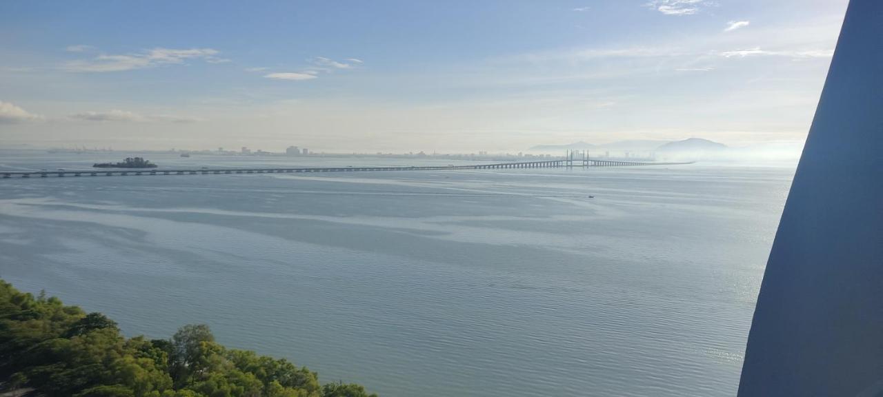 Infinite Seaview With Penang Bridge Suite With Sunrise Up To 11 Person Bayan Lepas Ngoại thất bức ảnh