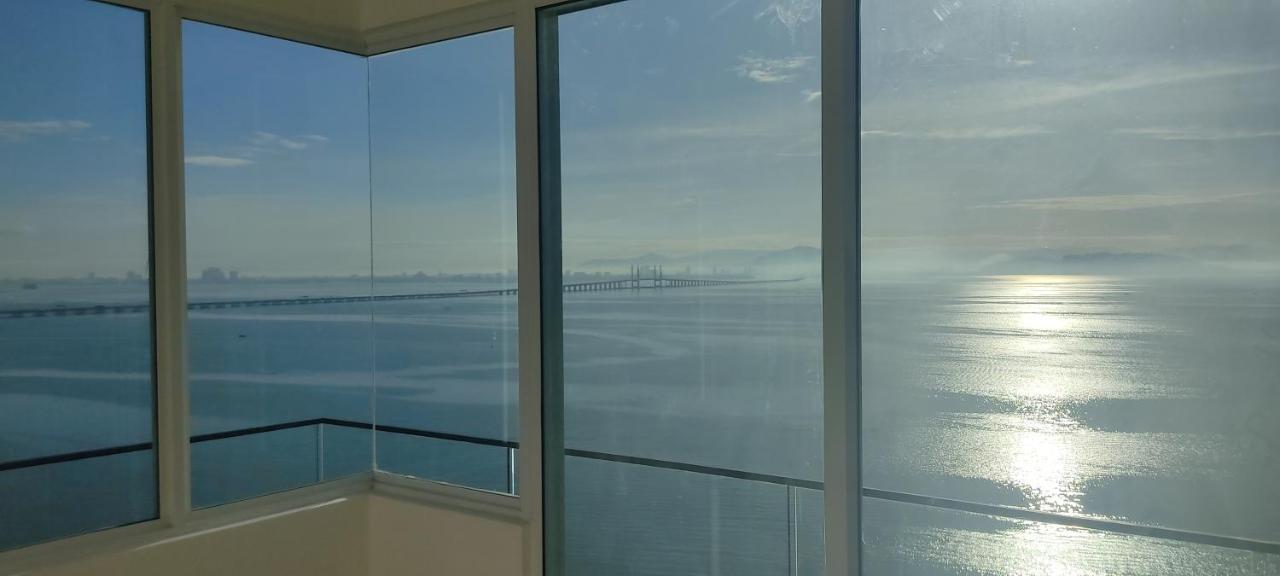 Infinite Seaview With Penang Bridge Suite With Sunrise Up To 11 Person Bayan Lepas Ngoại thất bức ảnh