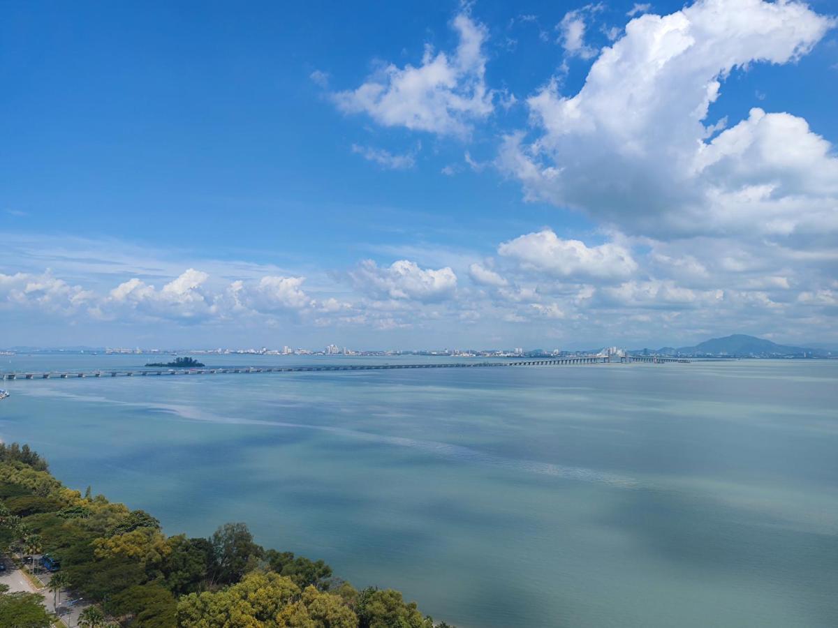 Infinite Seaview With Penang Bridge Suite With Sunrise Up To 11 Person Bayan Lepas Ngoại thất bức ảnh