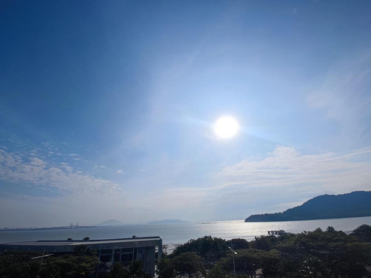 Infinite Seaview With Penang Bridge Suite With Sunrise Up To 11 Person Bayan Lepas Ngoại thất bức ảnh