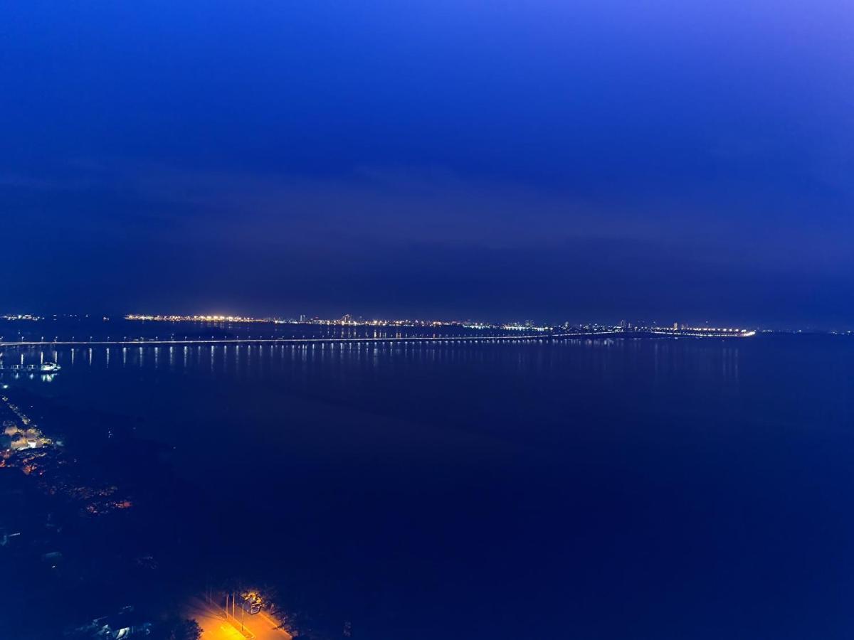 Infinite Seaview With Penang Bridge Suite With Sunrise Up To 11 Person Bayan Lepas Ngoại thất bức ảnh