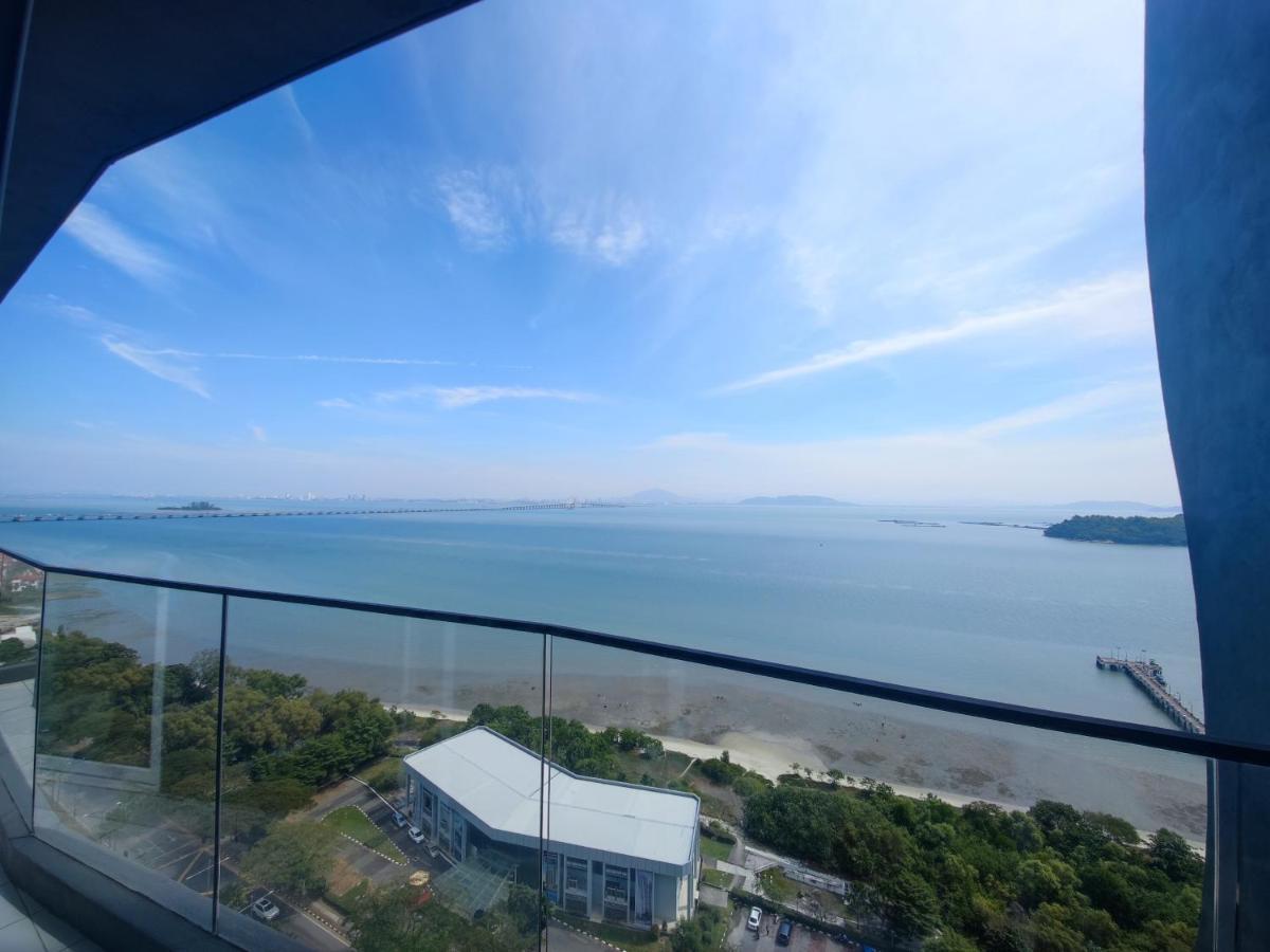 Infinite Seaview With Penang Bridge Suite With Sunrise Up To 11 Person Bayan Lepas Ngoại thất bức ảnh