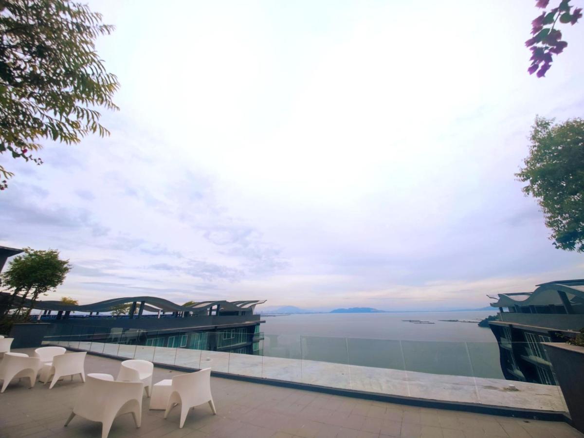 Infinite Seaview With Penang Bridge Suite With Sunrise Up To 11 Person Bayan Lepas Ngoại thất bức ảnh